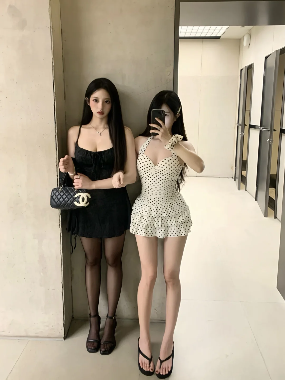 不知道 我们的身材都很曼妙