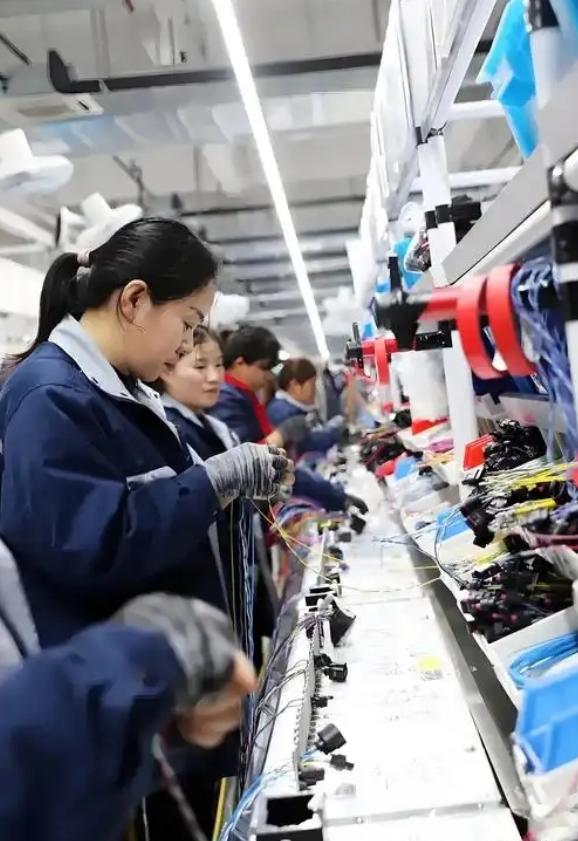 很多人不理解，欧美是发达了才实行8小时工作制的，还是实行了8小时工作制才发达的？