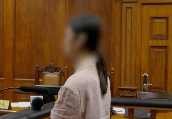 上海，一女子跟男友同居后的生活没有采取避孕措施，有3次的意外怀孕经历，但每次怀孕
