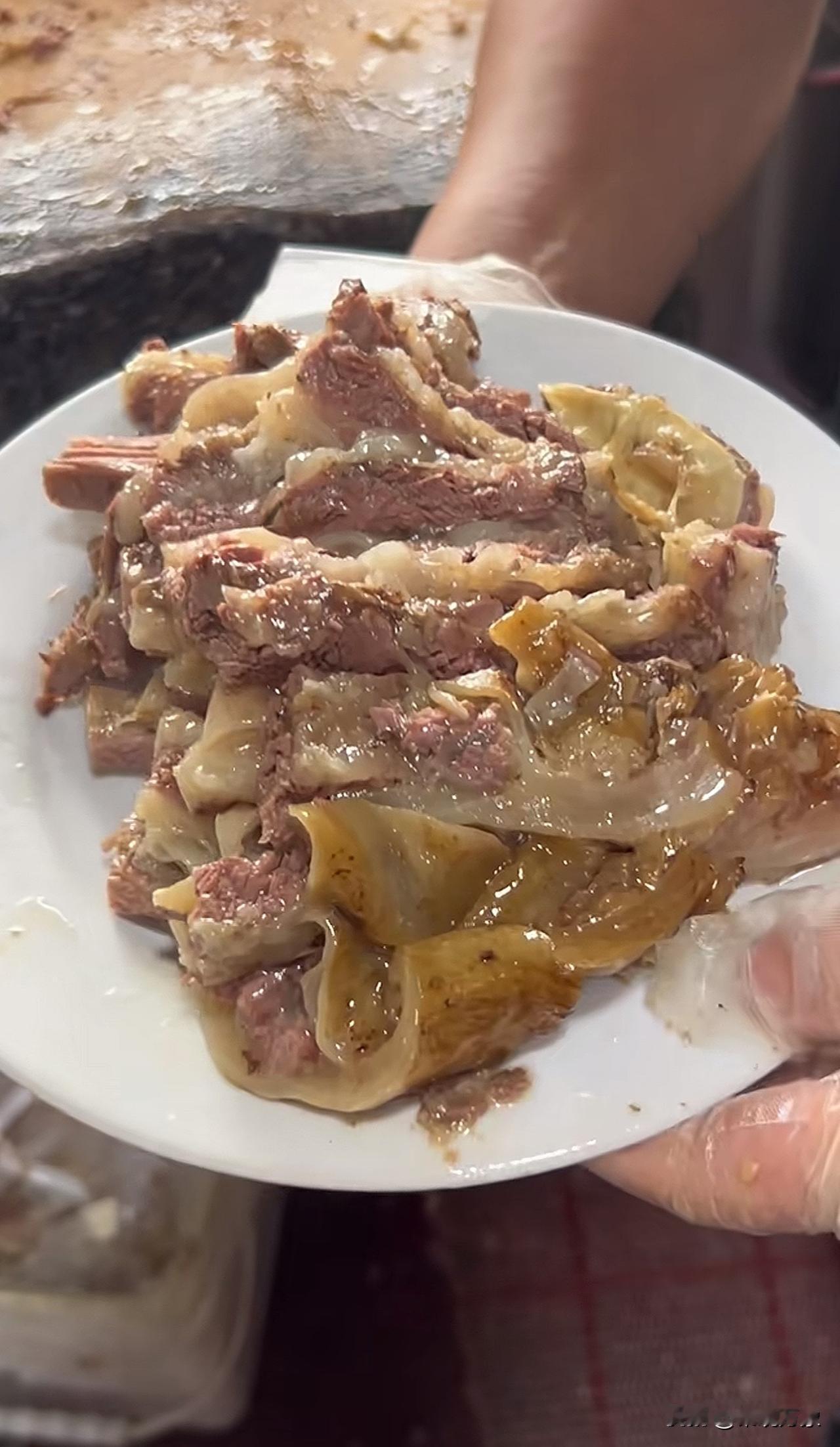 说吧，我要拿出这道美食，你该如何应对？