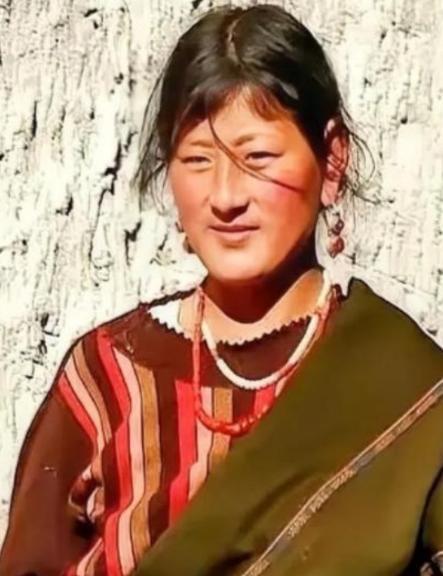 西藏人不愿外出打工，原因在哪？说句大实话：国家对藏民的福利补贴力度很大，躺着不动