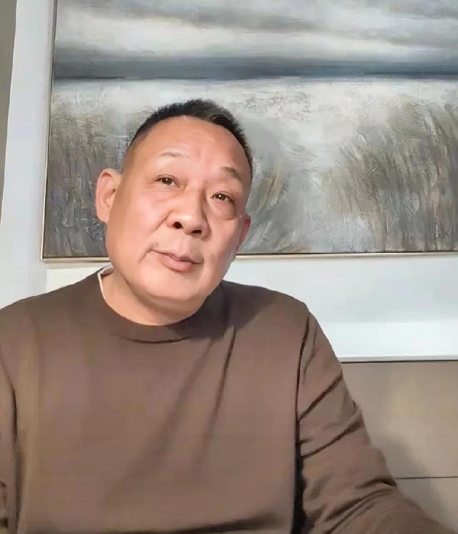 大家有没有觉得​于东来越来越不对劲了​倒不是因为他变得不成功了，而是因为他越