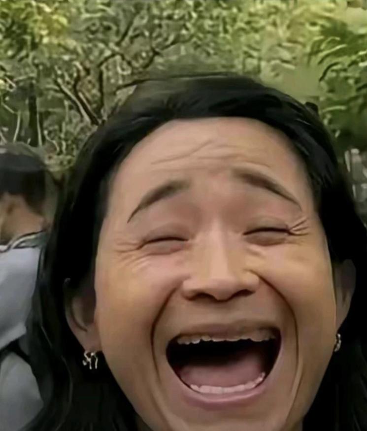 网红雅典娜网上征婚，被骗20万，险些怀孕！这则新闻如同警示，敲响了当代女