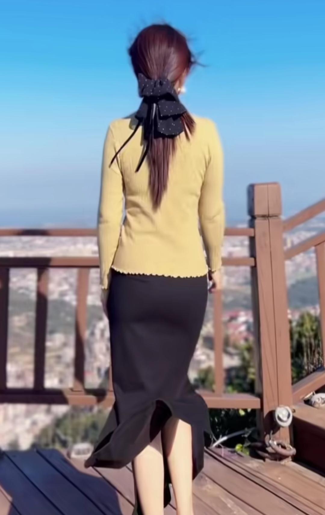 ，下联：邀您对谢谢邀请，试对下联：上联：遥看天上月，下联：静思故乡人。