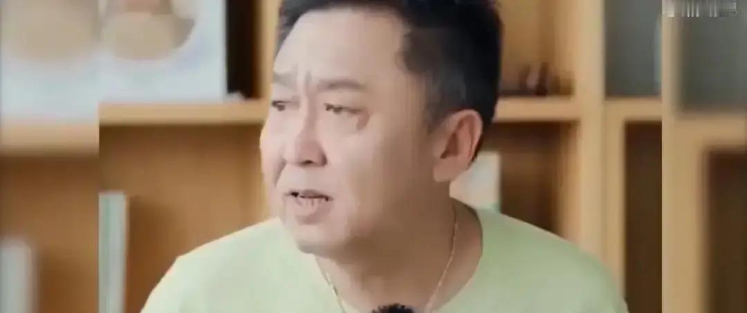 德云社跨年夜，郭德纲刚说完“演员得有文化”，于谦张嘴就来：“所以我天天在动物园研