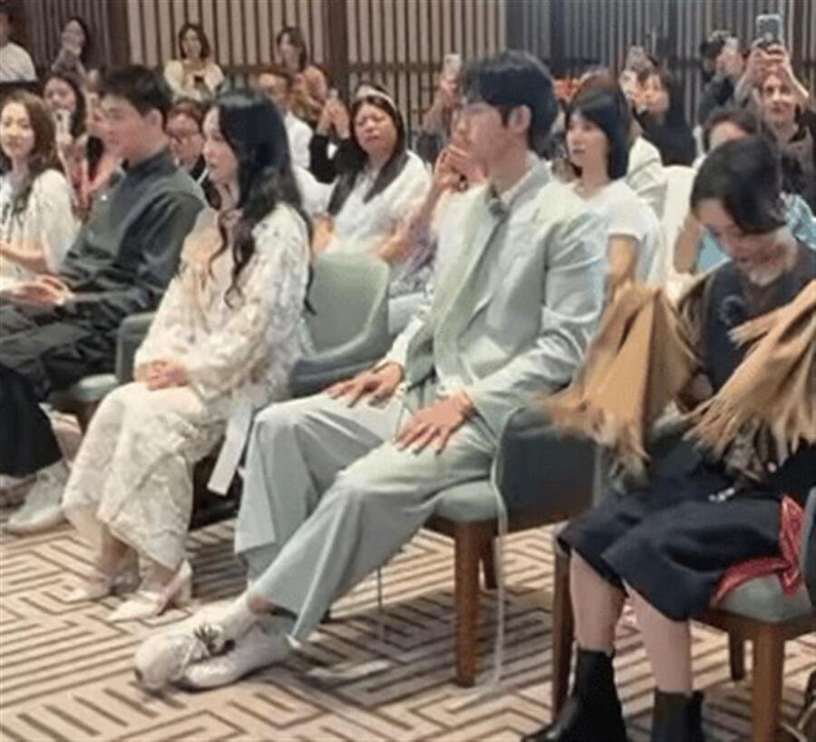 金莎孕相太明显了吧！身形脸蛋都圆润了，孙丞潇全程贴心护着