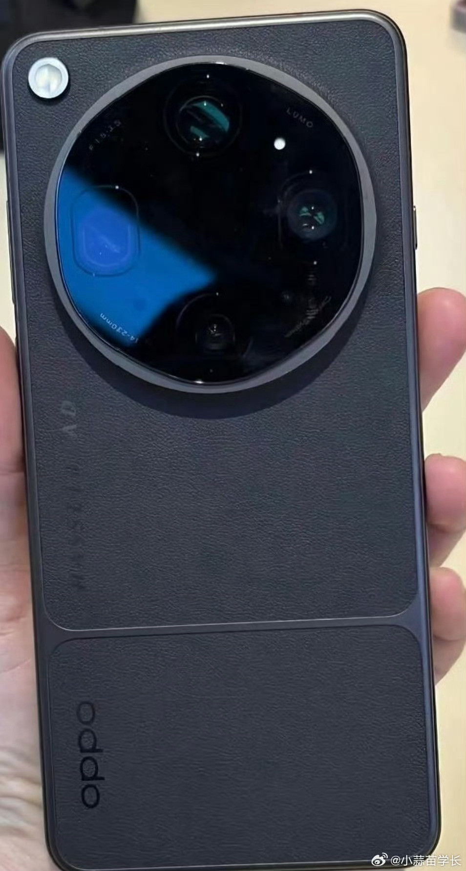 这是网传的OPPOFindX9Ultra的真机，这个镜头模组我觉得好看