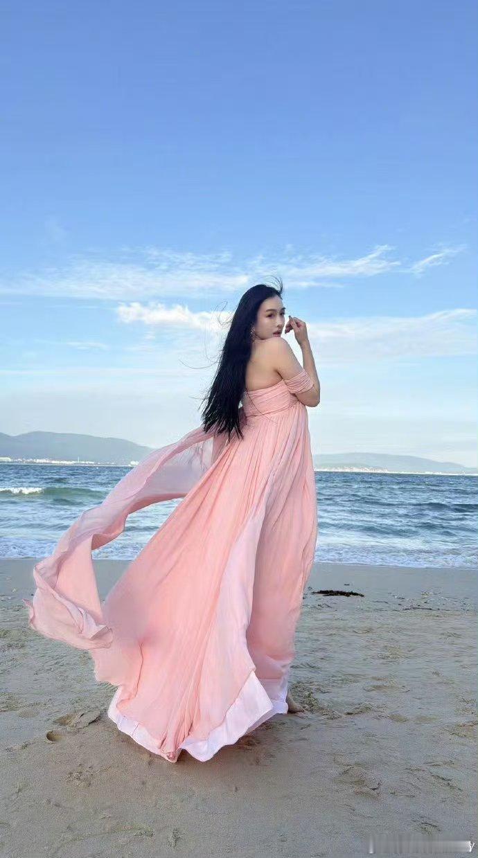 偶遇钟丽缇练舞钟丽缇E人天花板前滩华尔道夫的意外之喜！钟丽缇练舞时气场全开，每一