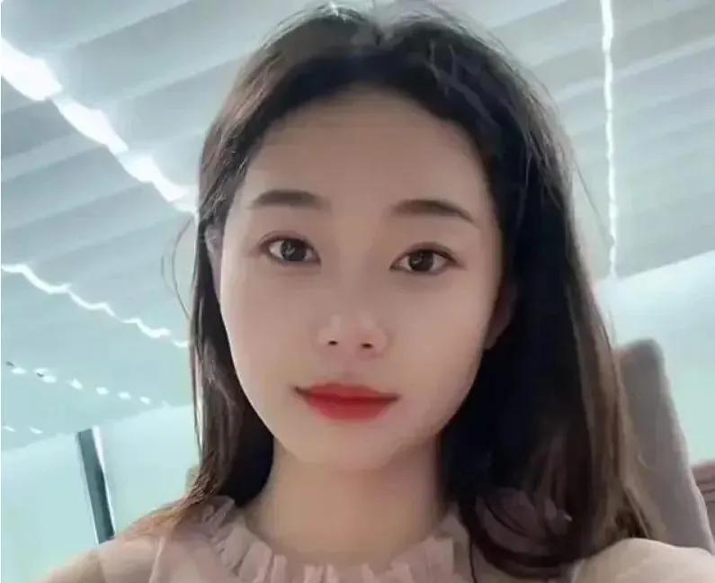 太痛心了，25岁的湖北美女悦悦就这么没了。悦悦长相甜美、为人和善，在美容中心工作