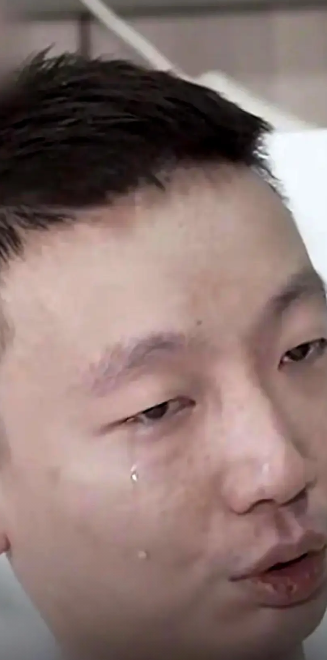 看到姚策在采访时泪流满面，真的好可怜好心疼，他的话更让人感动。他说：“如果有