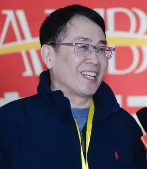 杜建英混的比卡米拉王后还好，手中有娃，还当了多年的二把手。宗泽后的价值观