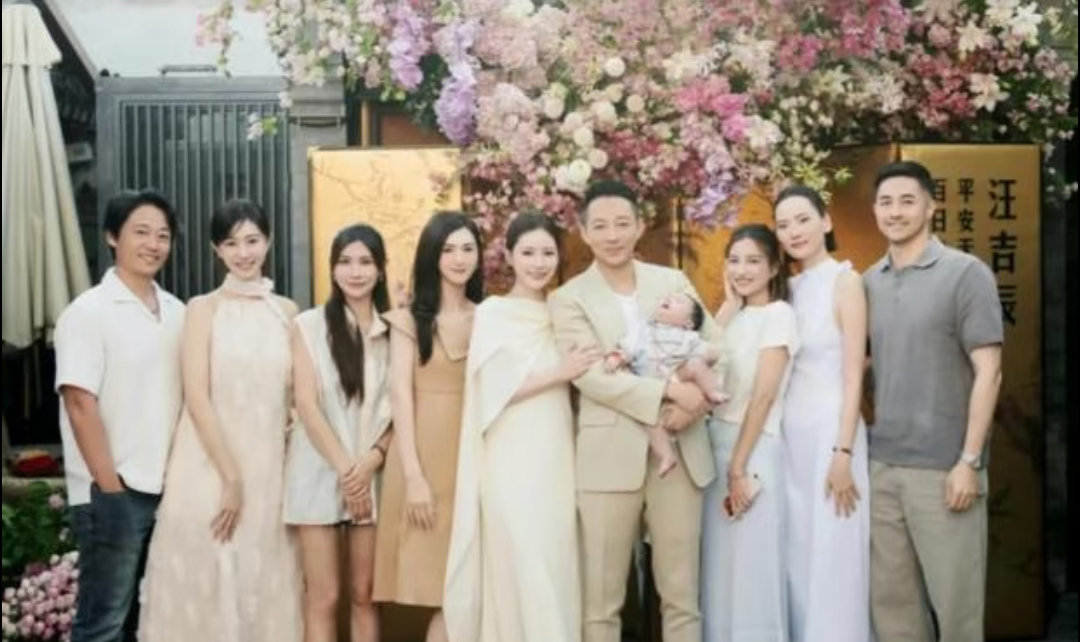 汪小菲儿子百日宴，大S一双儿女低调出席