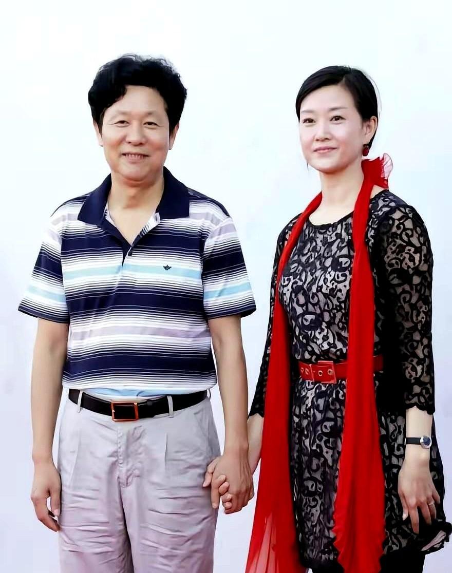 2005年9月，歌唱家宋祖英的儿子平安降生了。她挺着五个月的肚子硬撑着录完视频