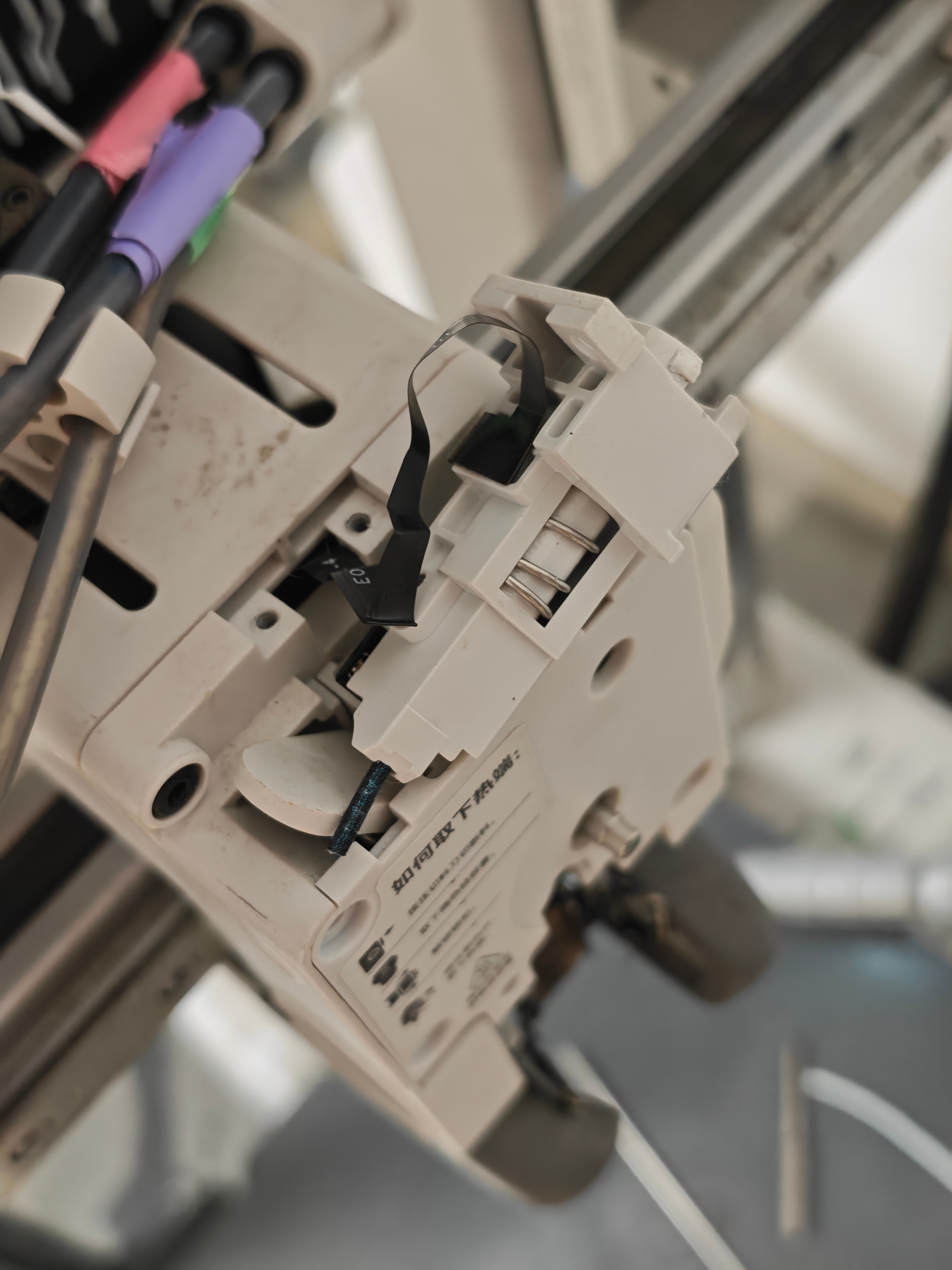 3D打印机这东西真的是用久了一定有一堆毛病，当然也可能是因为我没有用高端的材料。