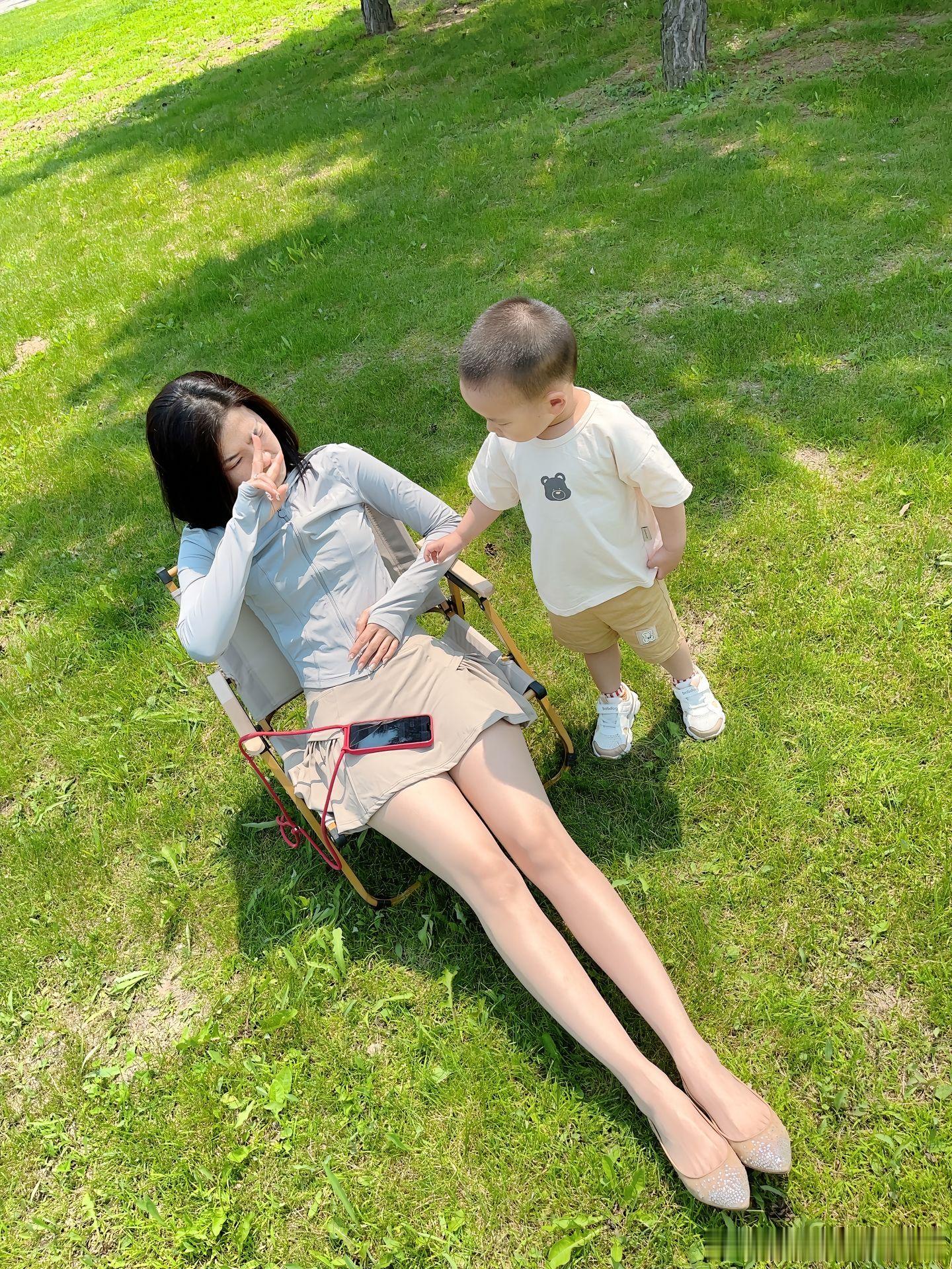 美丽宝妈，丝袜穿搭~​​​