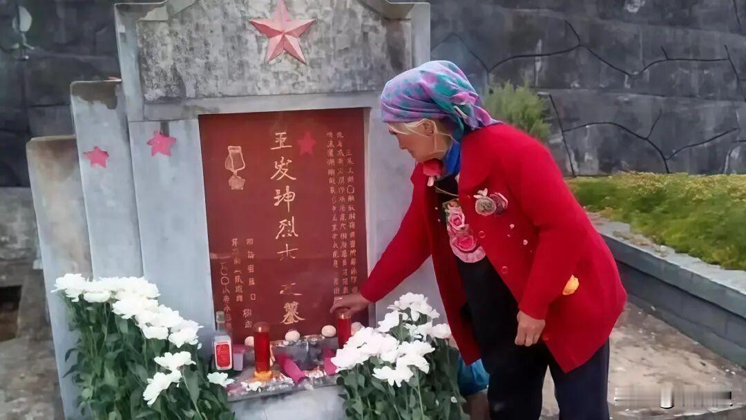 1979年丈夫牺牲在对越自卫反击战，妻子拒绝改嫁，40年来抚养三个孩子替夫还债，