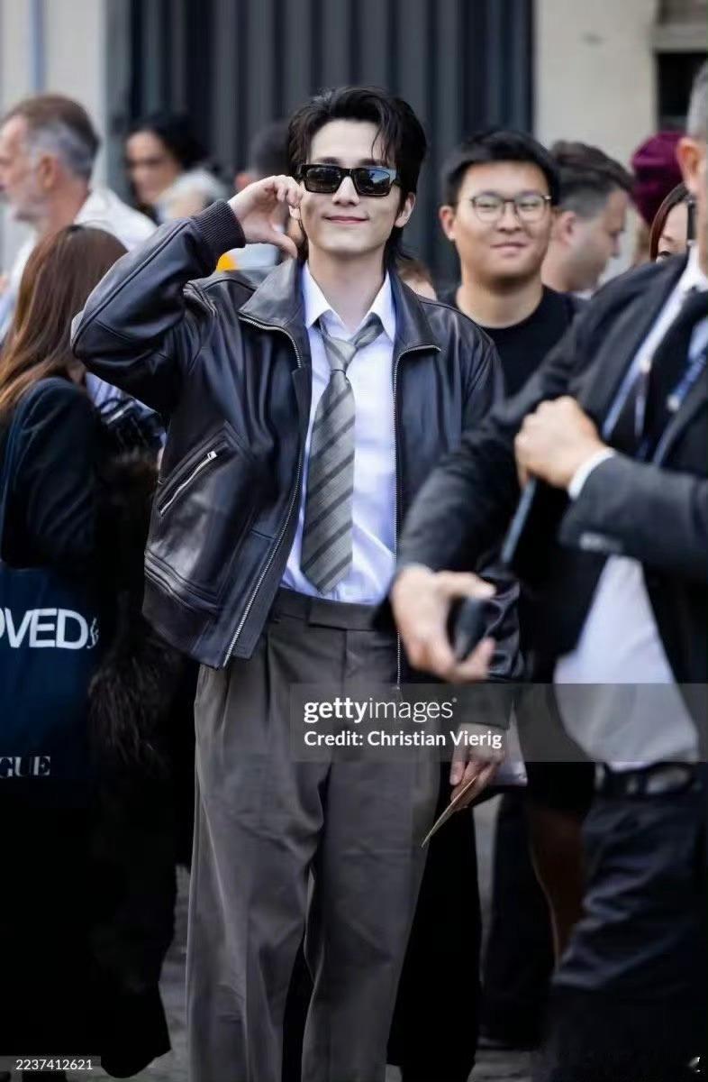 G社生图天呐张新成别给我帅哭！英伦伯爵贵公子即视感这不就来了吗！好酷！张新成​