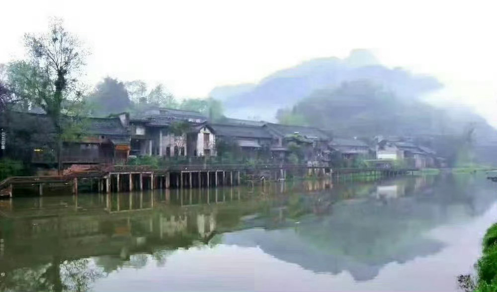 四川·柳江古镇，躲进烟雨画卷中听雨望江…​​​