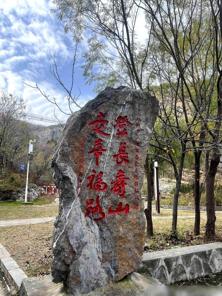 猛地算了一笔账，我才发现，我爸从60岁退休到80岁，竟然领了快100万的退休金