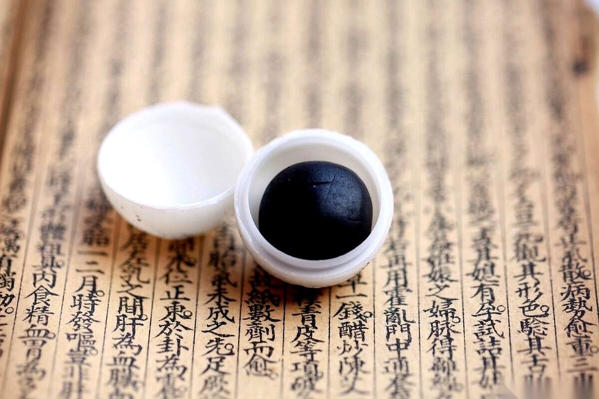 一个方子，五味药，全是植物的“种子”。专治男人那种感觉身体被掏空，站不起来、存