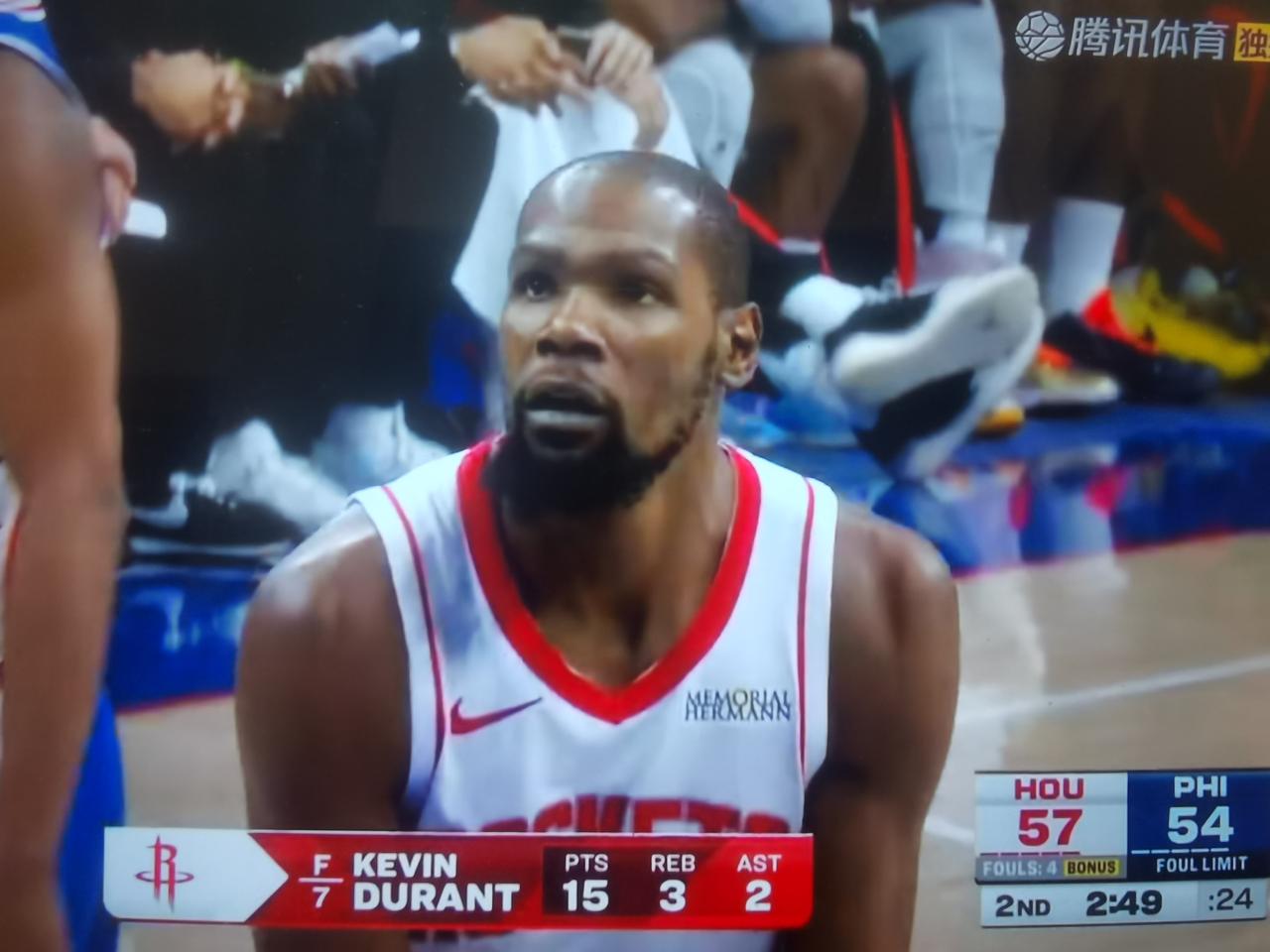裁判坑人啊火箭客场加时122-128，不敌76人。老杜36分