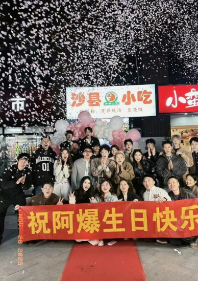 别墅豪车配眼泪，月薪两千的我去哪找孤独？这届网友主打一个“你可以凡，但别让我烦”