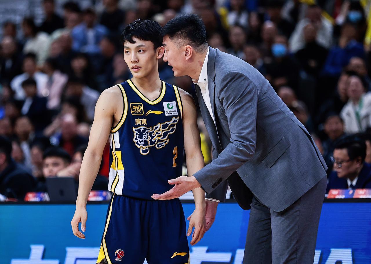 广东东阳光主场19分被福建逆转！这四人这锅是背定了吧？？？1、杜锋还不如继