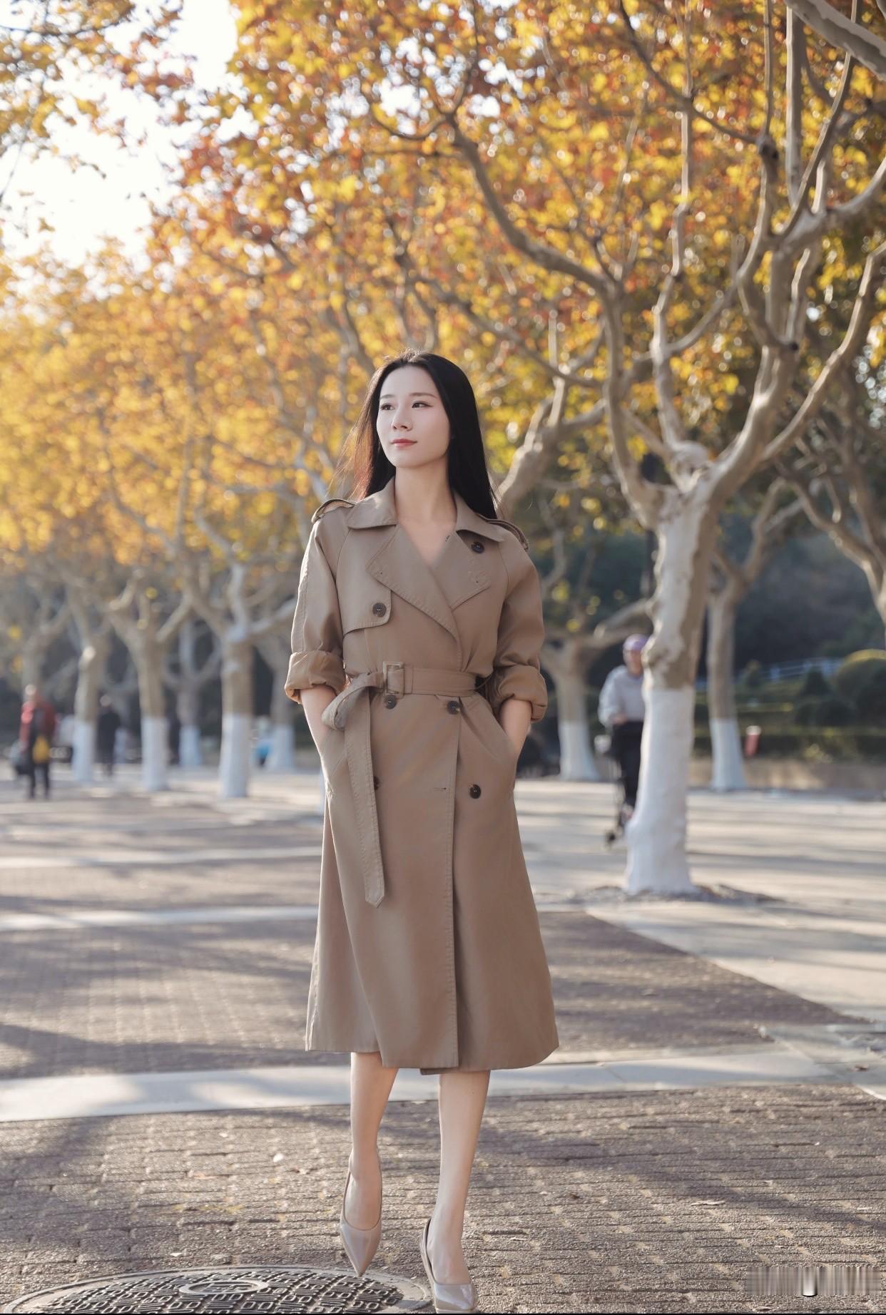 怎样完成气质风穿搭注重衣服的质感，质感好的衣服更显高级。