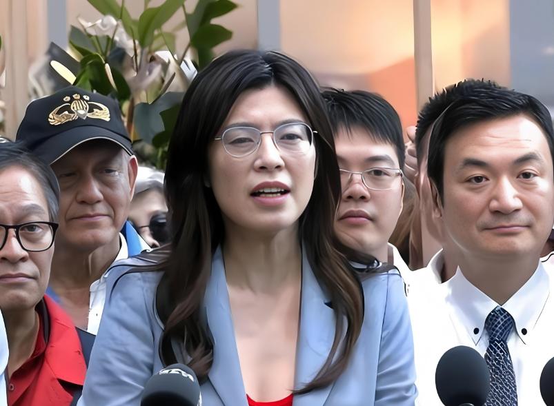 实在不行求大陆吧！国民党主席郑丽文发布声明：台湾现在快没气烧了。天然气库存只剩一