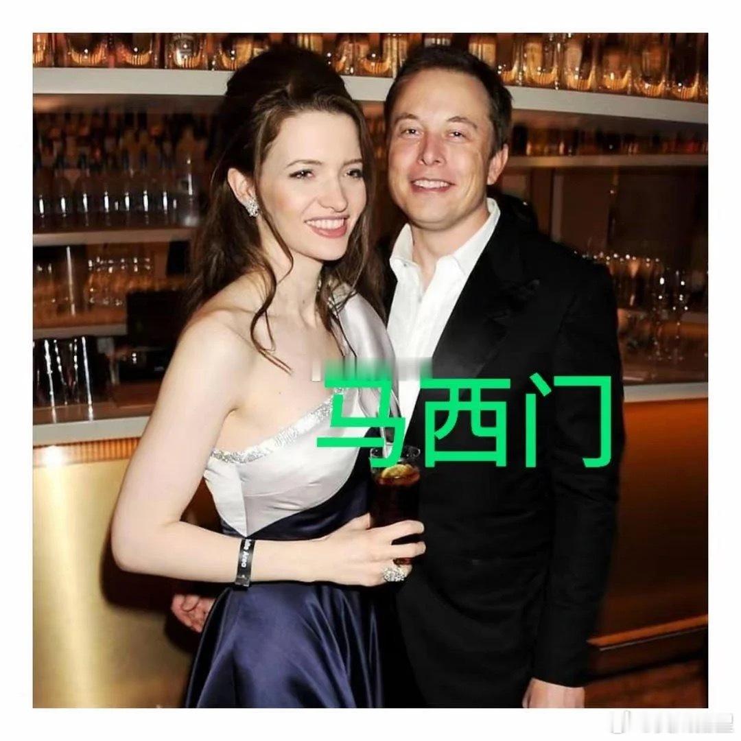 黄仁勋和马斯克其实是一丘之貉，表面看着正人君子，其实私下都是“好色之徒”！