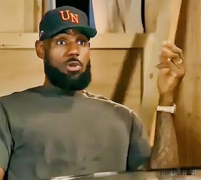 四旬老汉詹姆斯所言极是啊！今日，詹姆斯在自己的播客节目中谈到前队友浓眉离开湖