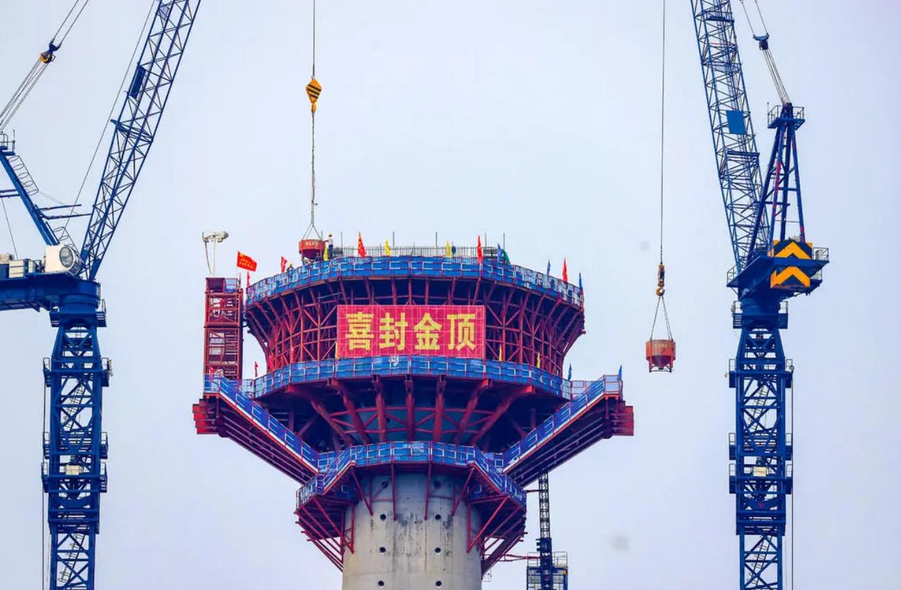 舟山⇋宁波最快26分钟！西堠门大桥主塔封顶，2028年坐着高铁去舟山这两天刷到