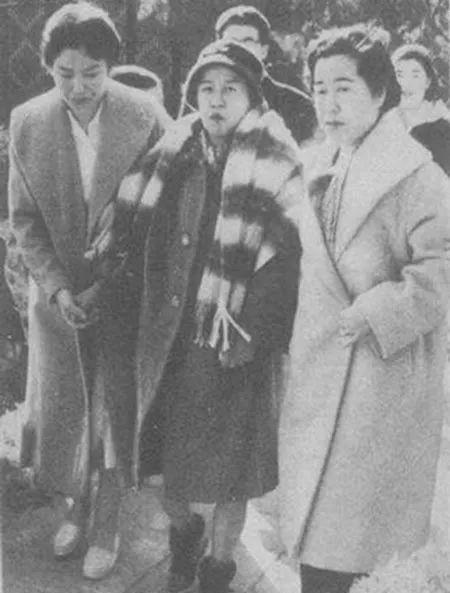 朝鲜末代公主：13岁掳到日本，被迫结婚生子，37年后回国已痴呆咱们把时间拨回到