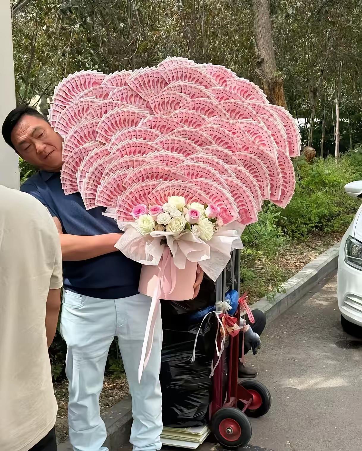 这高考妖风中国独有！都是成年人了，能不能正常一点？家里钱再多，在一个还未成年