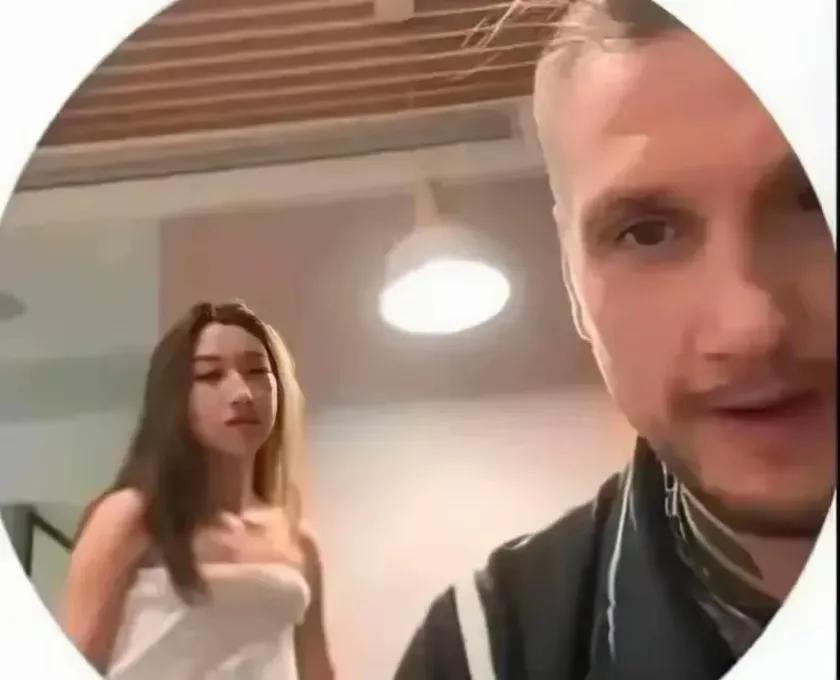 泪目了，听说大连工业大学的李欣莳同学千里送温暖，机票和门票居然还是男朋友出钱帮买