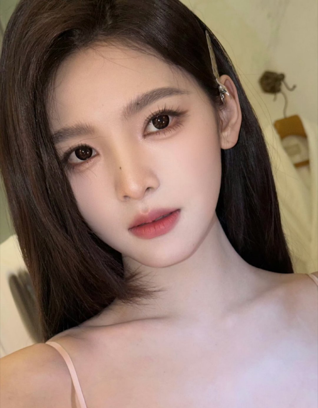 哇，谢谢杨单姐分享，蹲一个章若楠化妆volg可以嘛