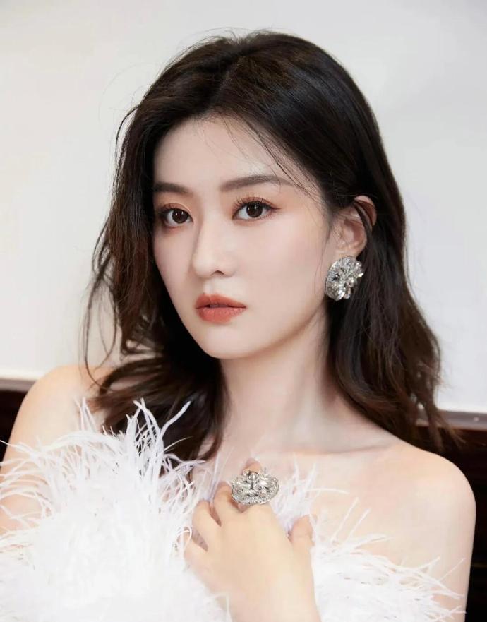 乔欣近期美图完全富太太样子了，看来婚后很滋润