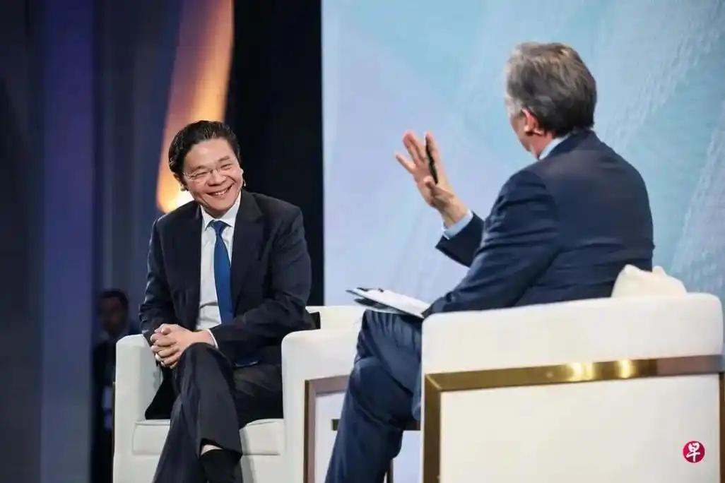 在东盟区域互联互通会议，新加坡外长维文与印尼外长蕾特诺，就巴淡岛—海南洋浦港直航