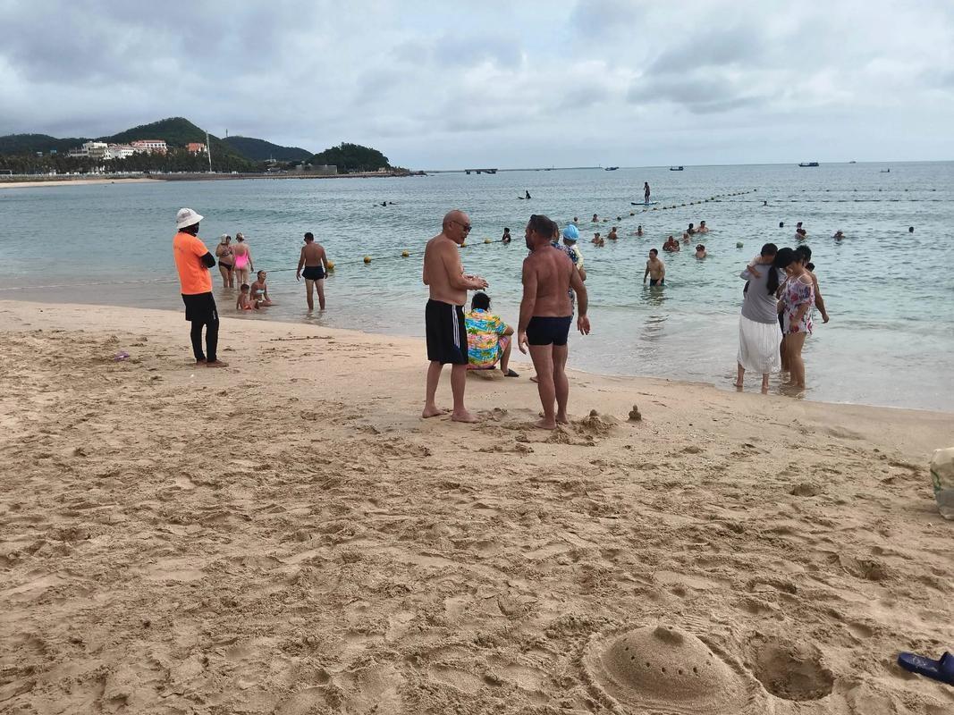 如何看待俄罗斯人挤爆三亚？其实说白了，不是三亚突然变香，是这些俄罗斯有钱人在