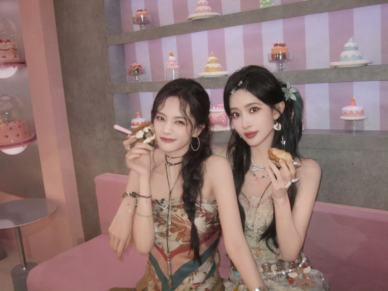 李一桐孟子义对我眼睛很好今晚好六真的对我眼睛很好！李一桐孟子义都真的好漂亮呀！就