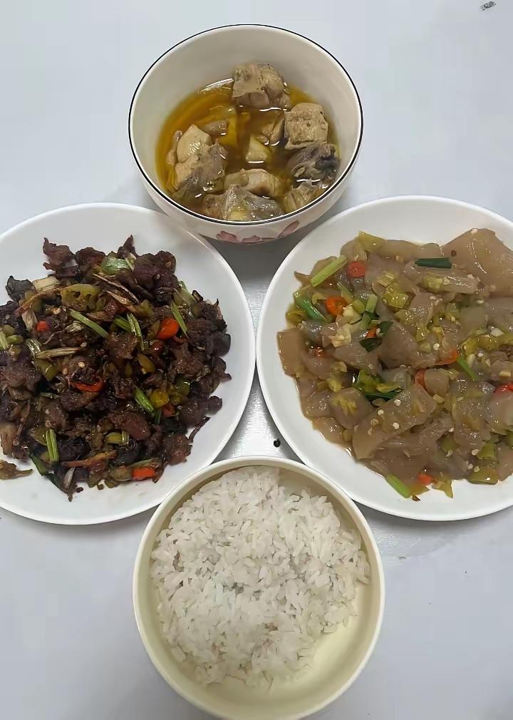 要是你辛辛苦苦养了快三十年的儿子结婚后，跟儿媳明确说不想跟你一起住…不是“不