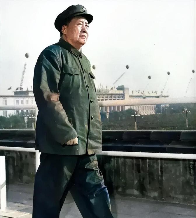1949年4月18日，毛主席收到了斯大林发来的一封电报。电文中，斯大林警告道：如