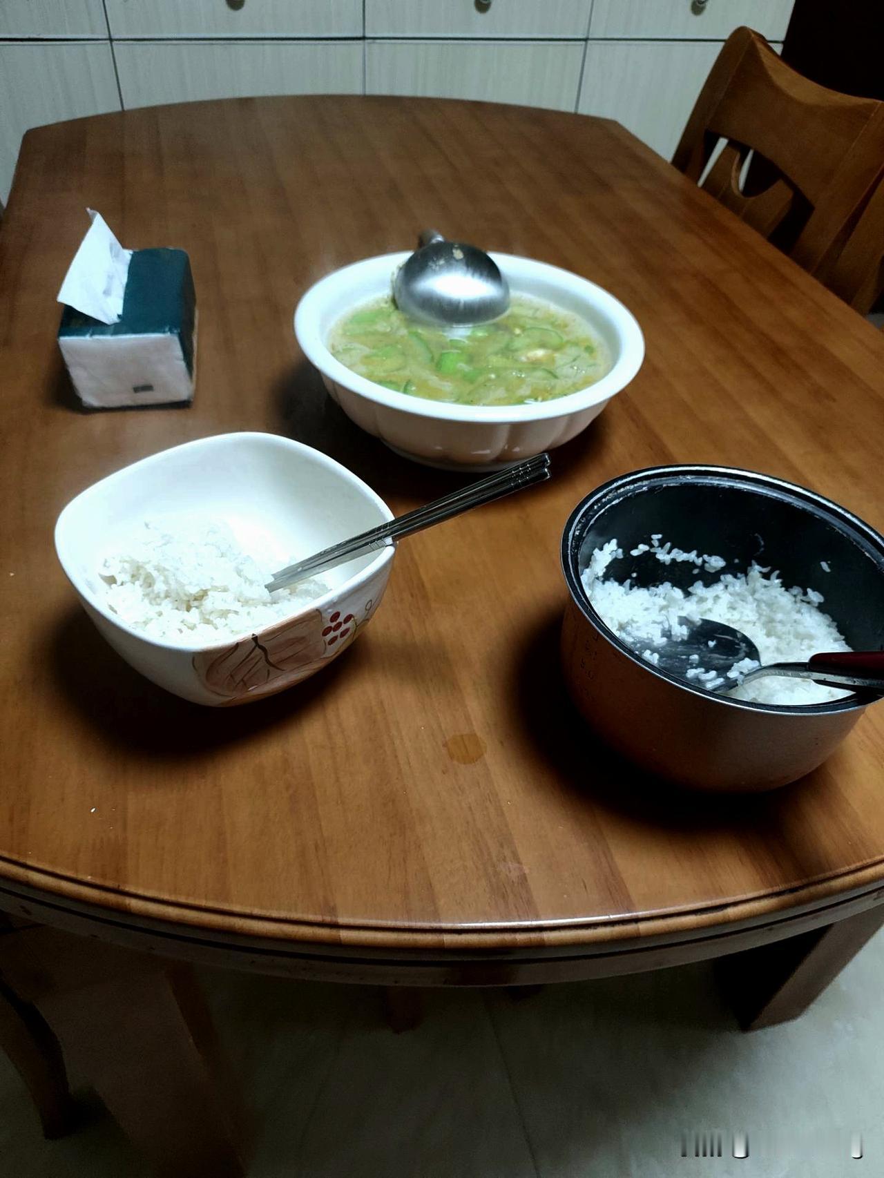 不到4公里，收费1000多。现在权威媒体都报了。那我就说点我的真实意见。谁让你们