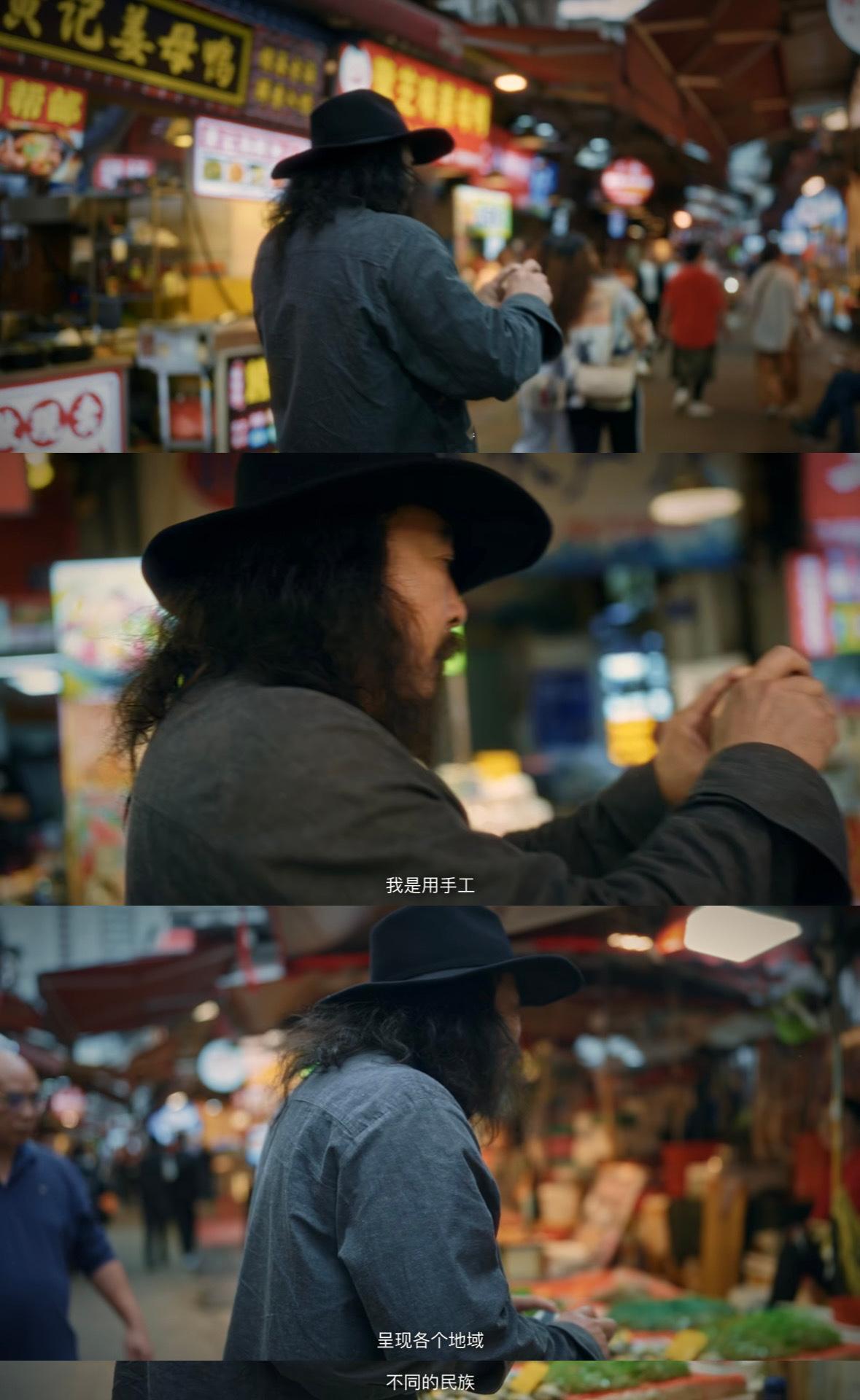 持续20年做安静的记录者镜头是他的语言。不喧哗，却足以让那些沉默的角落和故事，