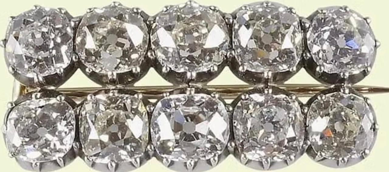 QueenVictoria'sDiamondBarBrooches （维