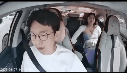 司机生无可恋的表情把我逗笑了[捂脸哭]​​​