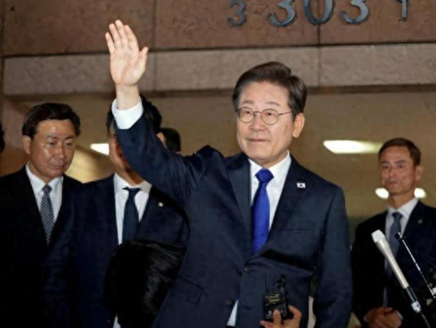 韩国彻底沸腾了！3月16日，韩国政坛迎来“大地震”，民调机构Realmete