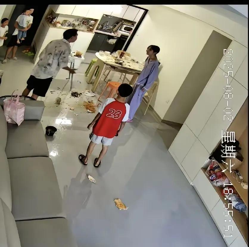 好奇这个鸡蛋到底有多好吃，一个成年男子少吃个鸡蛋会要命吗？相信这几天应该不少人