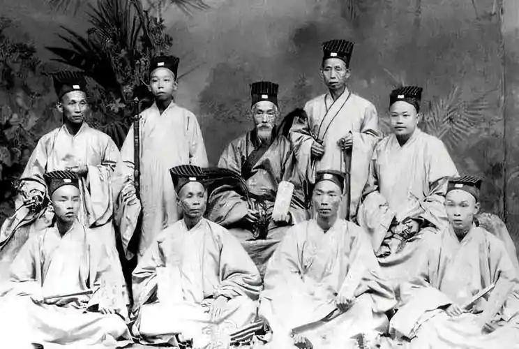 乾隆为什么打压道教？公元1735年10月8日凌晨，58岁的雍正皇帝在圆明园七