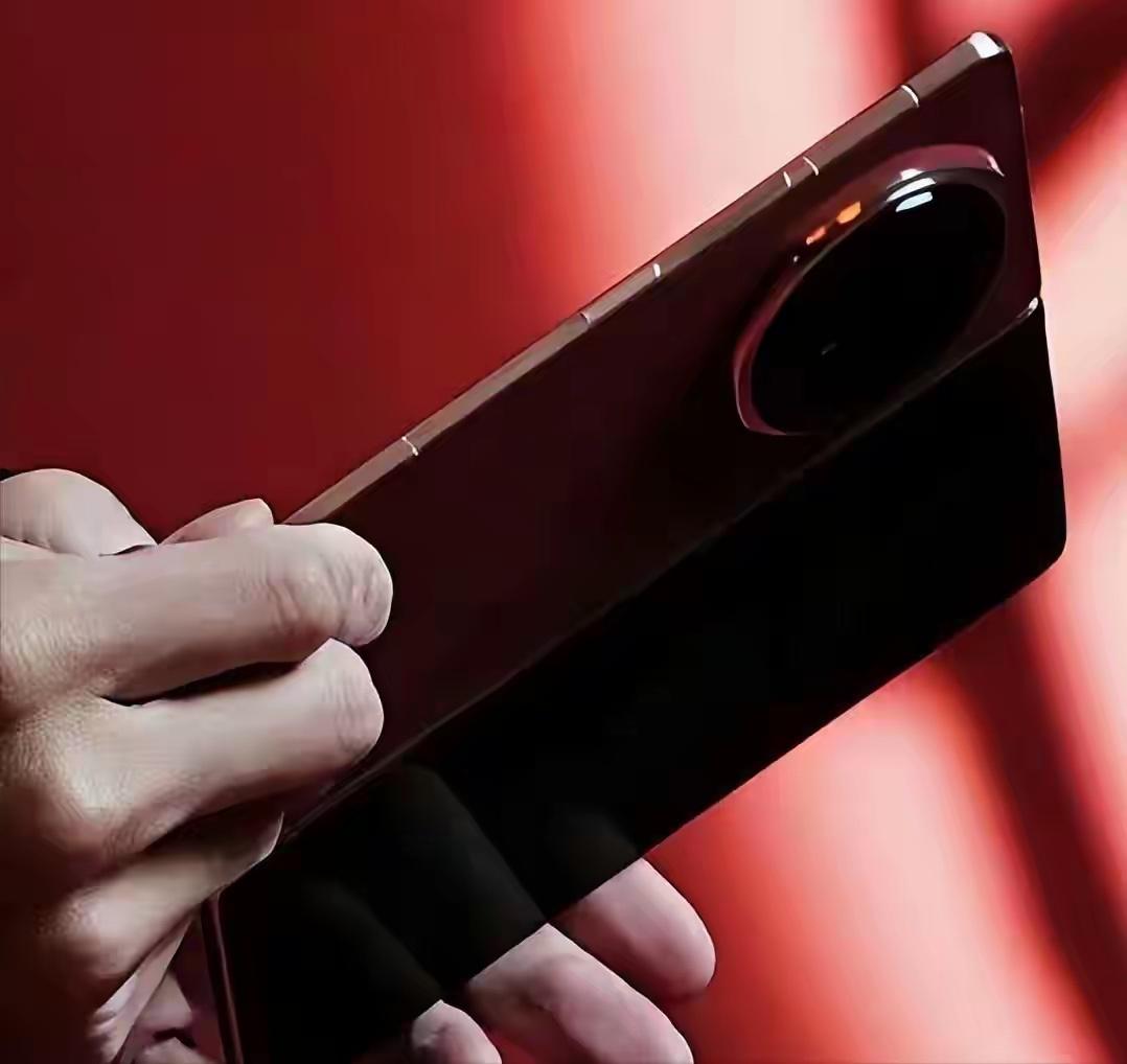 荣耀MagicV6官方终于预热，C1+射频增强+E2能效增强，信号和续航体